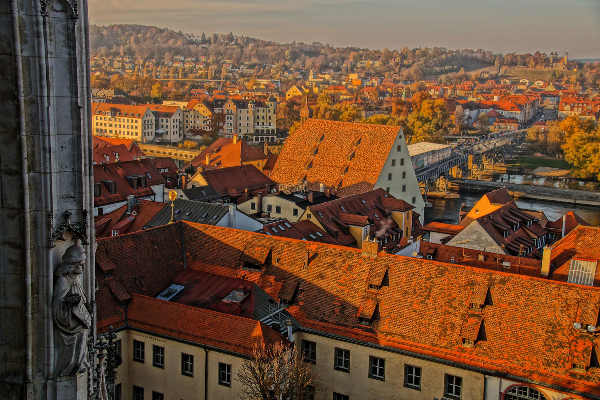 Titelbild zu „Wohnen und Arbeiten in und um Regensburg“